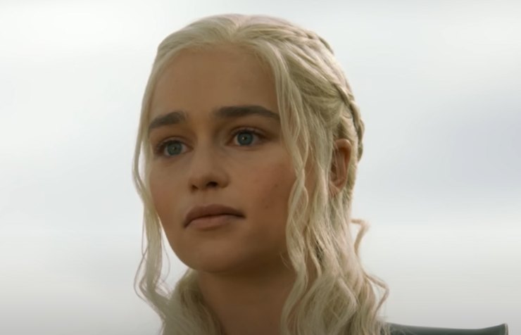 daenerys in una scena de il trono di spade
