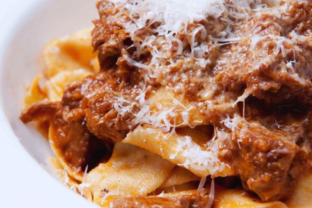 pasta con sugo e formaggio