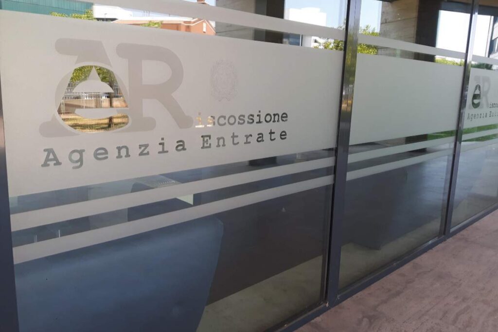 ingresso ufficio agenzia delle entrate