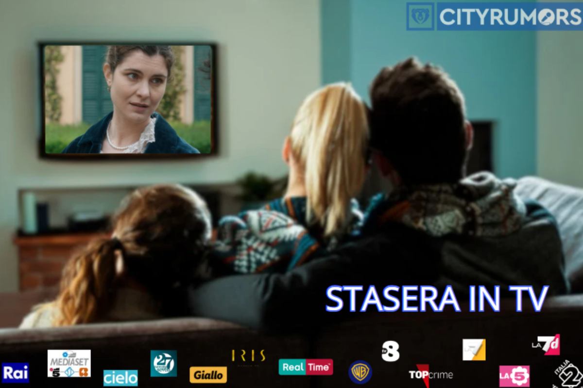 famiglia sul divano che guarda serie tv