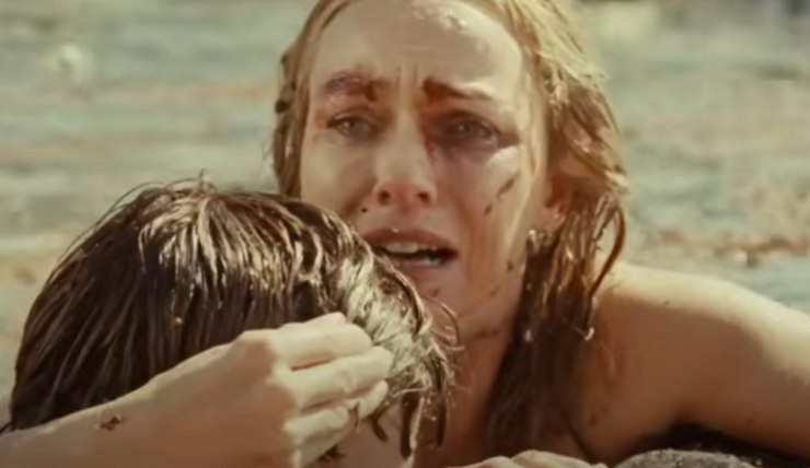 Naomi Watts in una scena di the impossibile