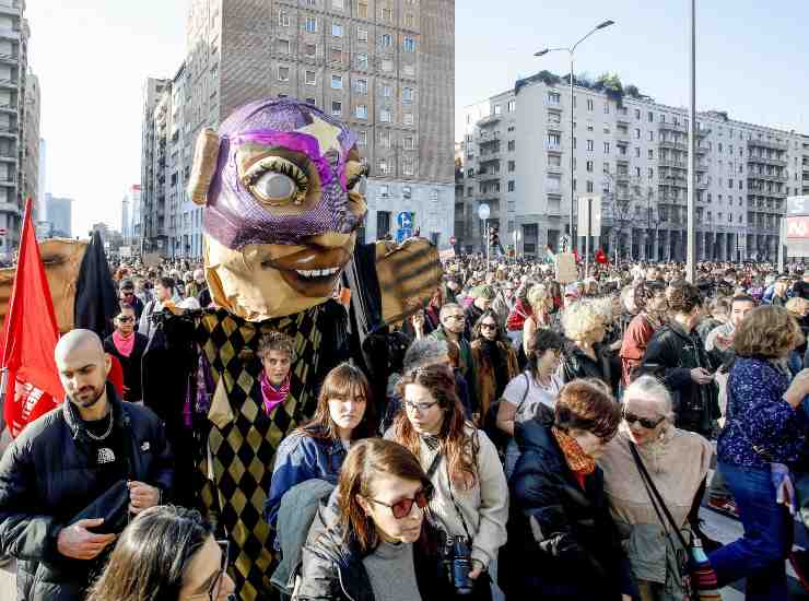 Le donne in piazza per l'8 marzo