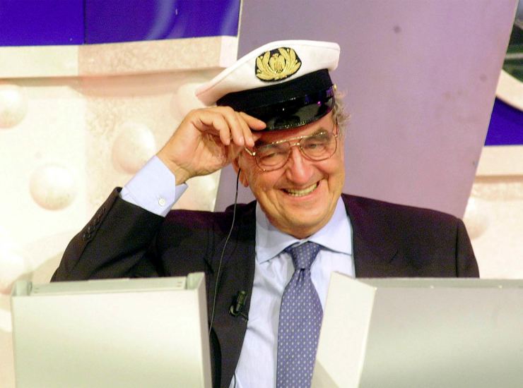 Bruno Pizzul sorridente primo piano