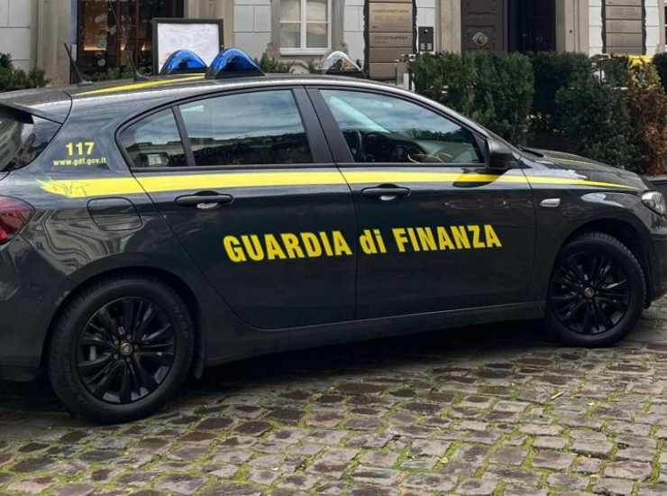 Auto della Guardia di Finanza