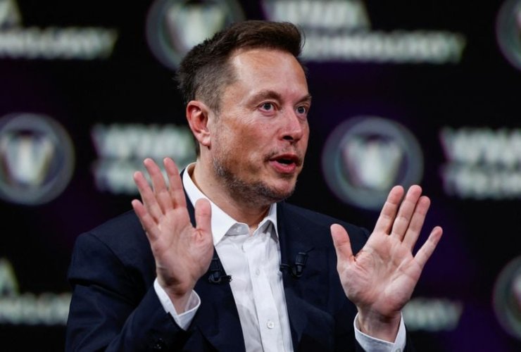La politica italiana contro Musk