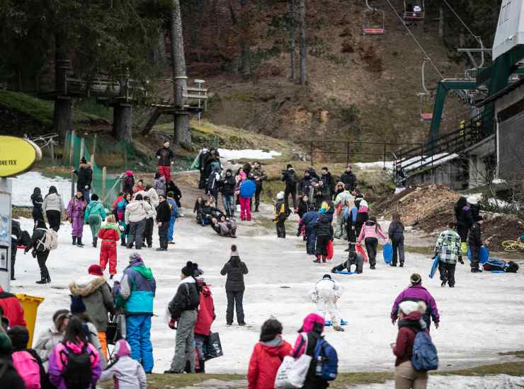 I turisti sulla neve a Roccaraso