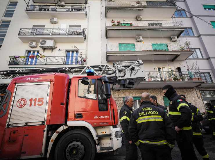 I vigili del fuoco dopo il terremoto