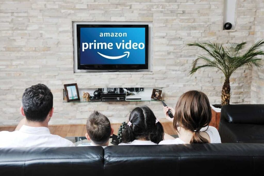 Famiglia che guarda Prime Video