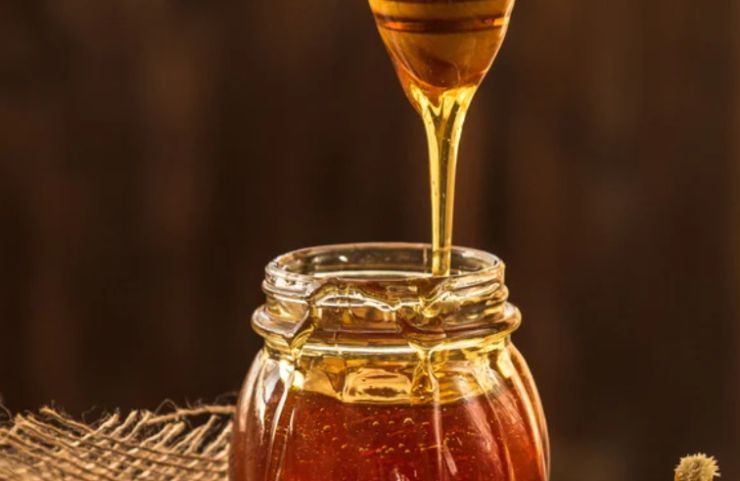 barattolo pieno di miele