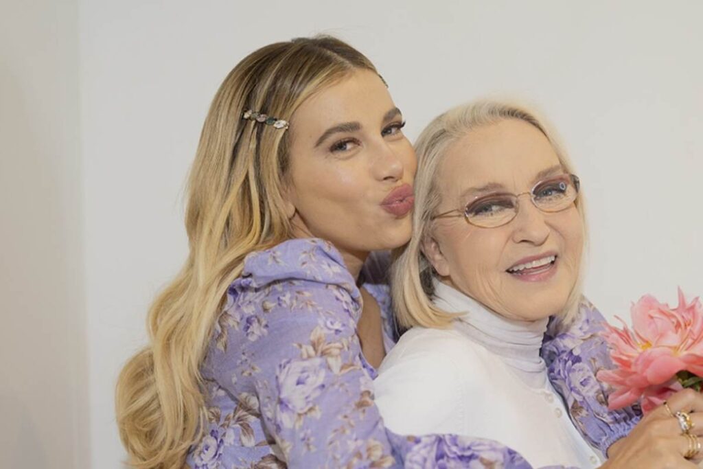 clizia incoravaia abbraccia eleonora giorgi