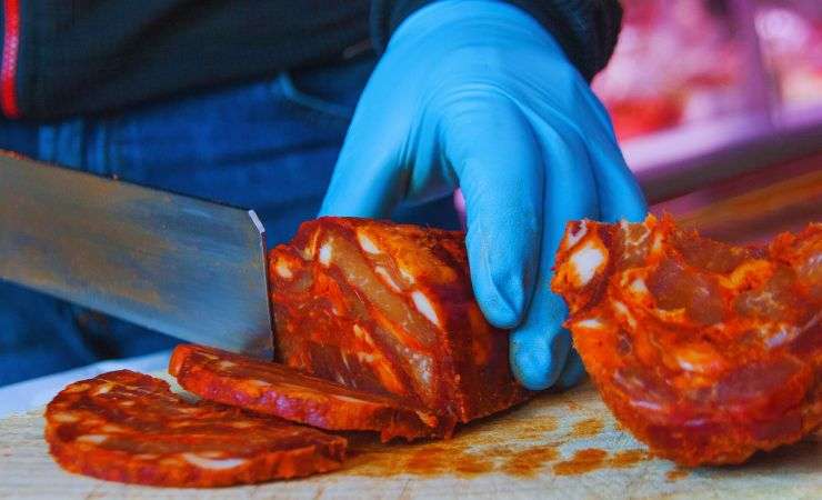 salame tagliato col coltello