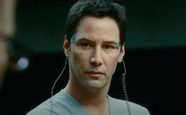 keanu reeves in una scena di ultimatum alla terra