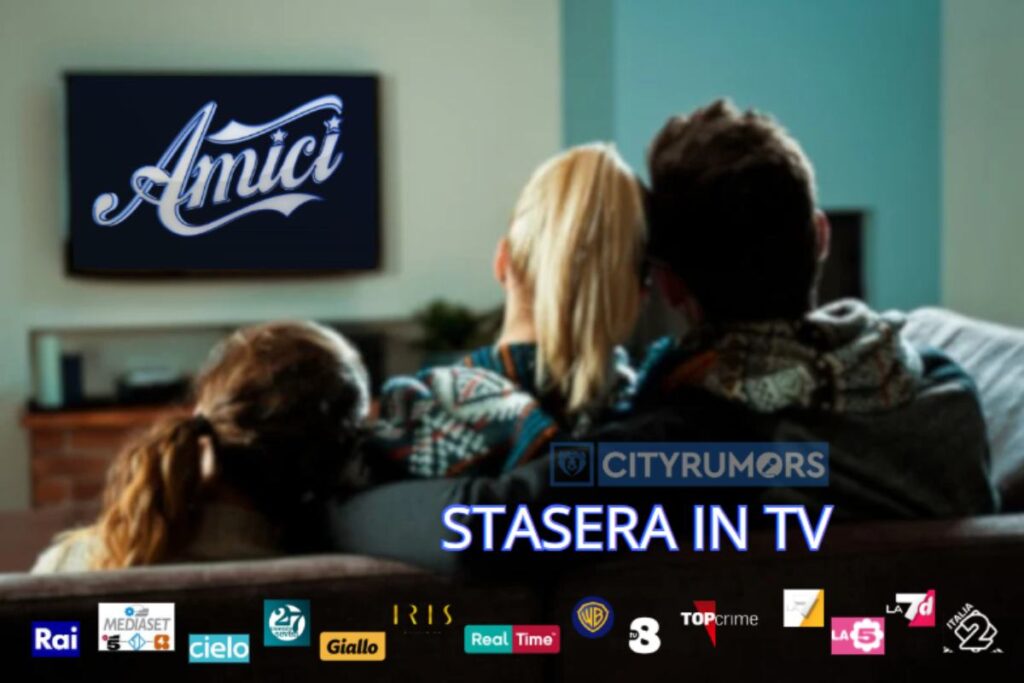 famiglia guarda la tv