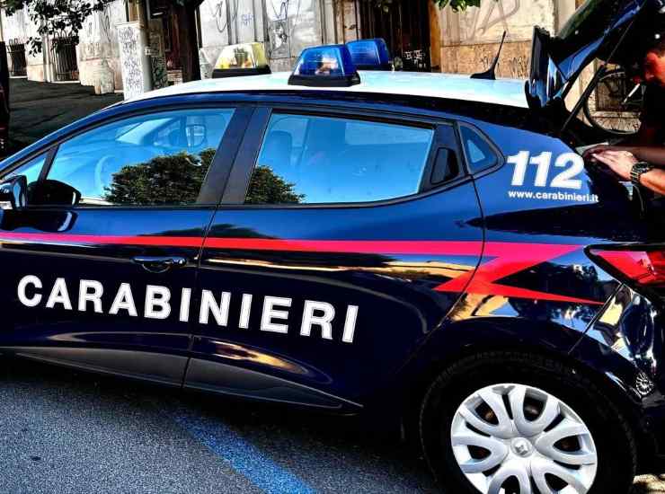 I carabinieri durante dei controlli