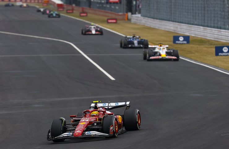 Ferrari SF-25 in pista
