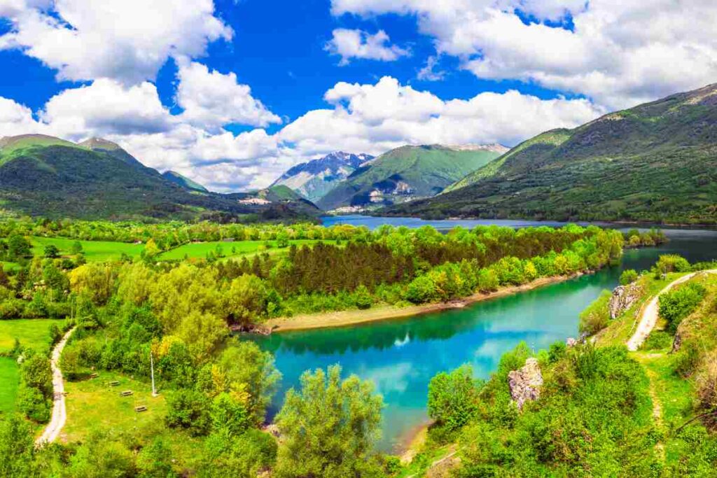Lago di Scanno per un weekend romantico in Abruzzo