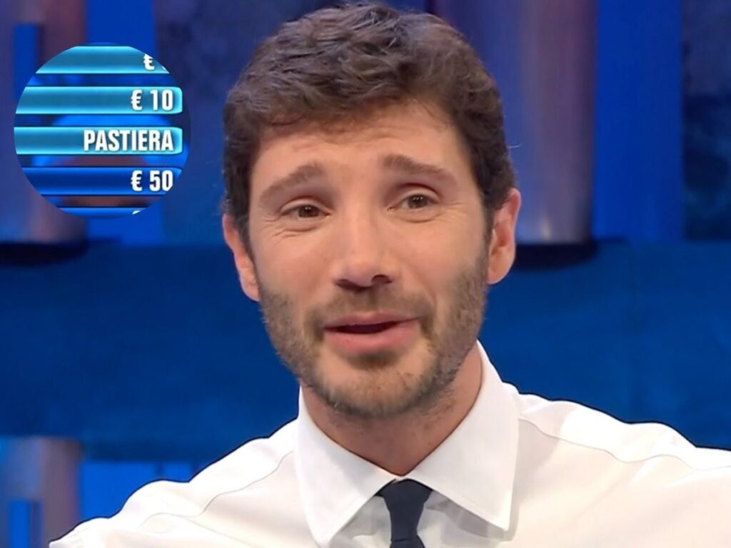 stefano de martino ad affari tuoi e cerchio su premio in oggetto
