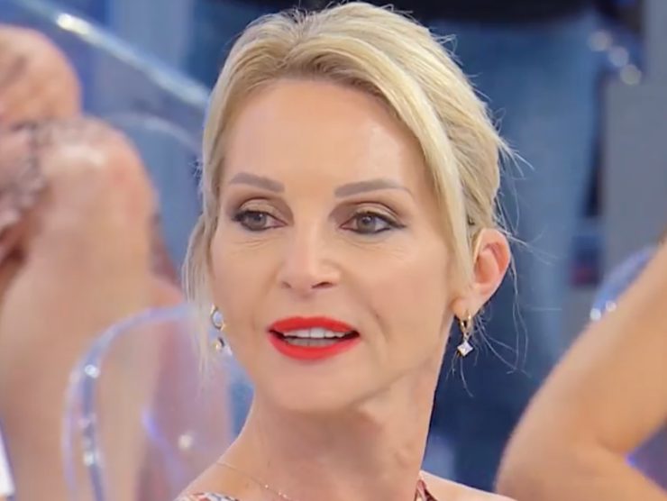 isabella nello studio di uomini e donne