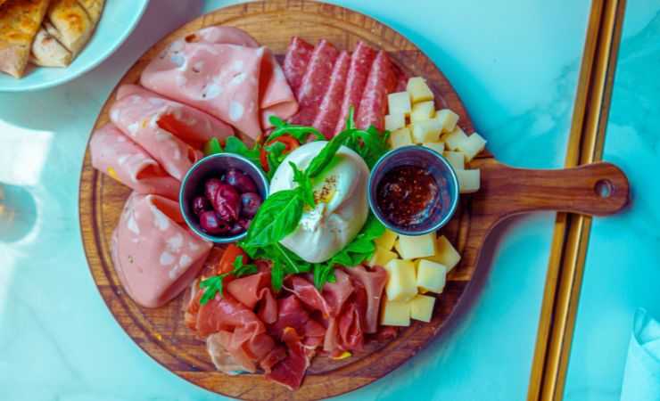 tagliere di salumi e formaggi