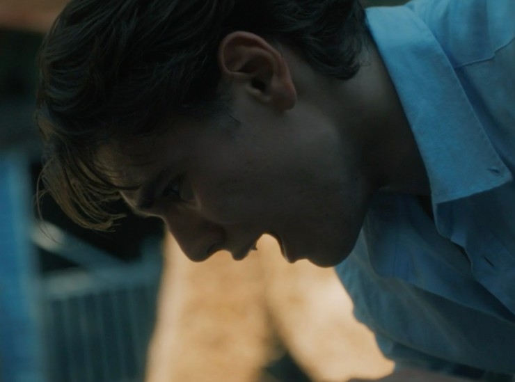 tommaso nella scena di mare fuori