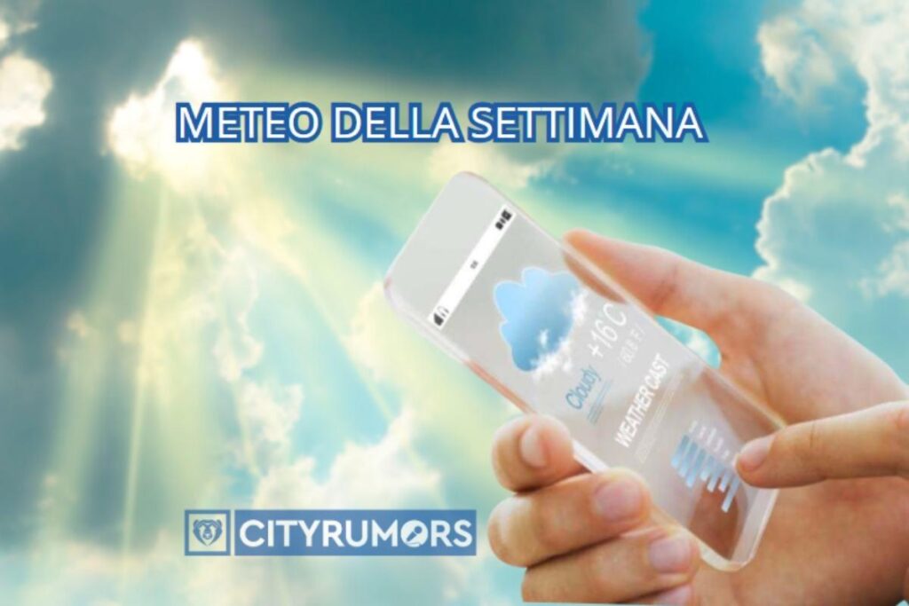 cielo con sole e nuvole e persona con in mano un cellulare che controlla il meteo