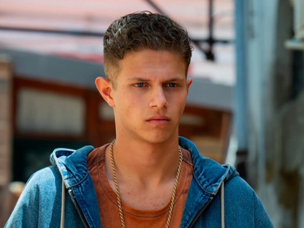 simone in mare fuori