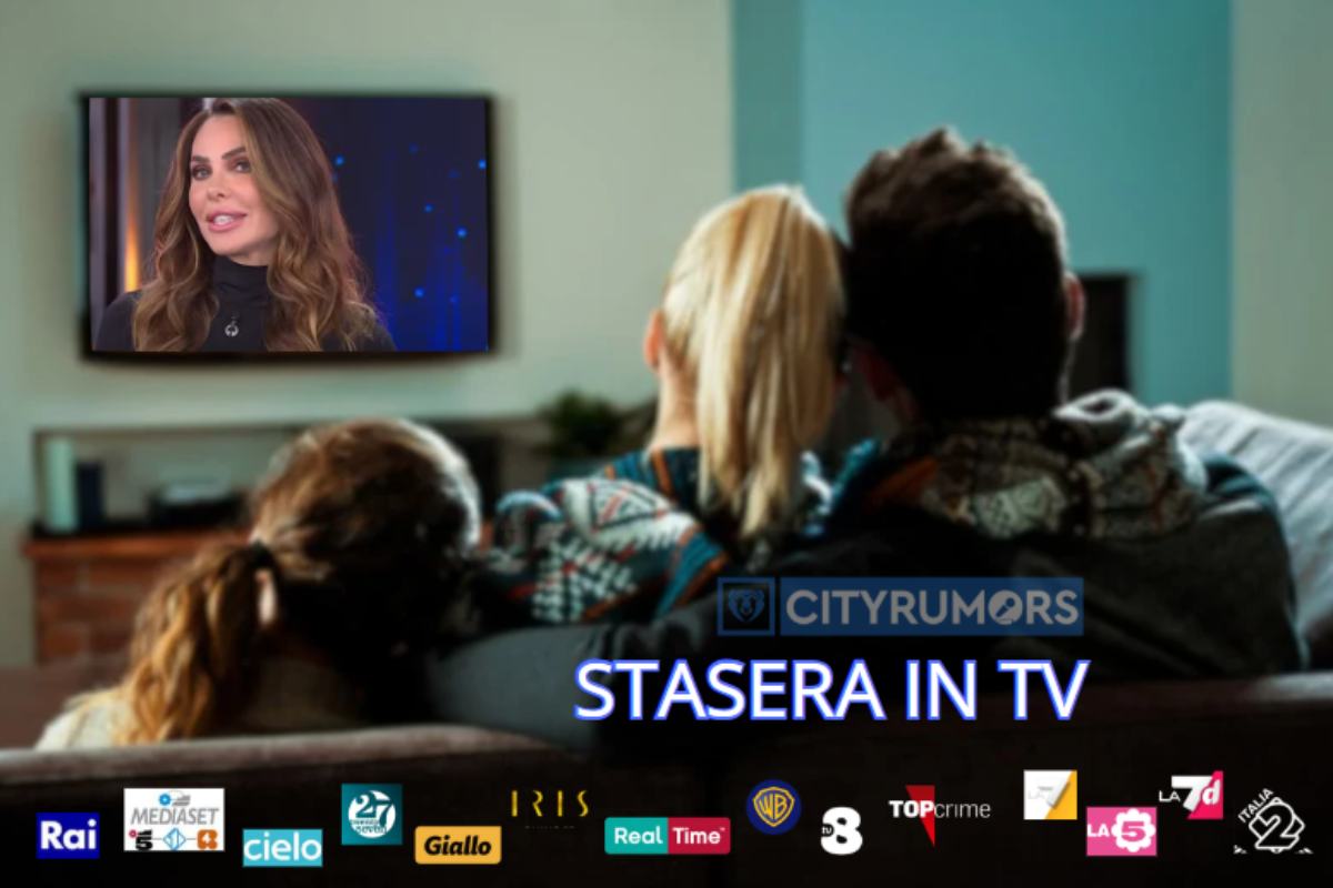 famiglia riunita che guarda la tv 