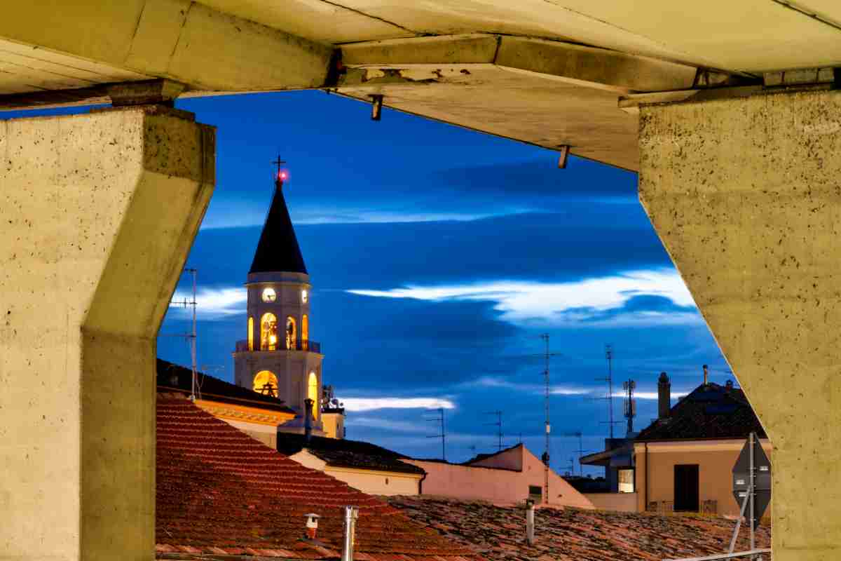 Il campanile della Cattedrale di San Cetteo a Pescara 
