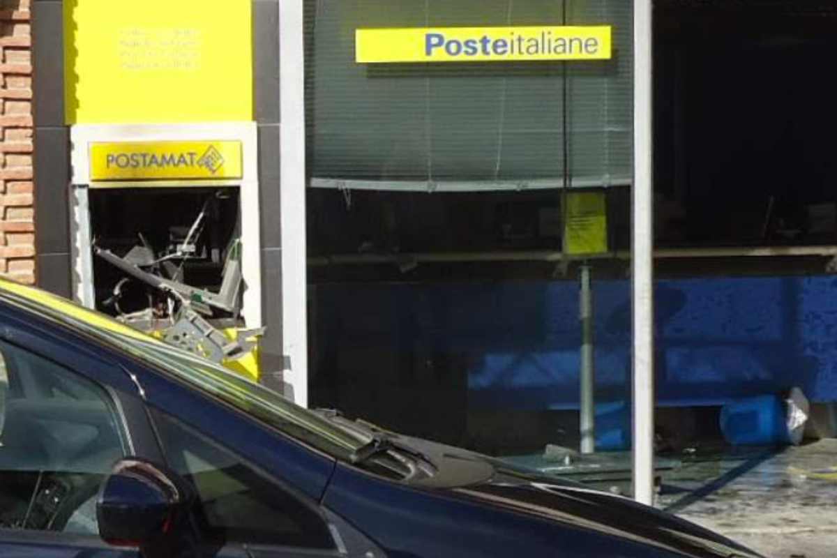 Bancomat fatto saltare