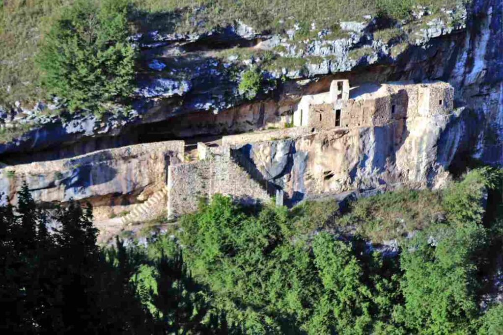 Eremo di San Bartolomeo in Legio