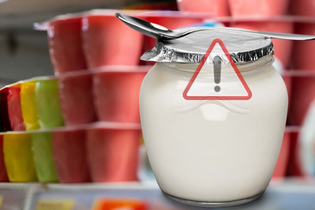 Yogurt in primo piano e al supermercato