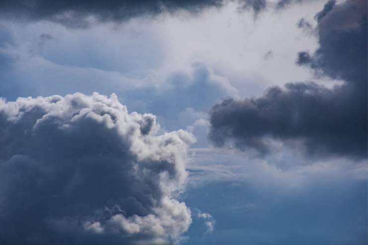 Cielo molto nuvoloso