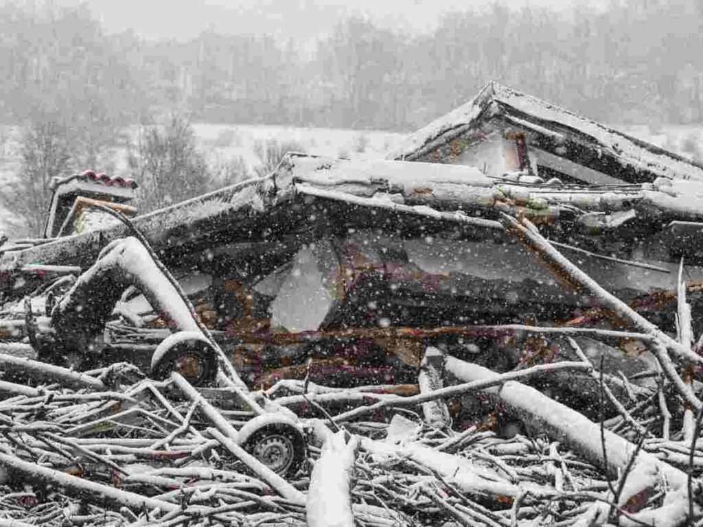 L'hotel di Rigopiano dopo la tragedia