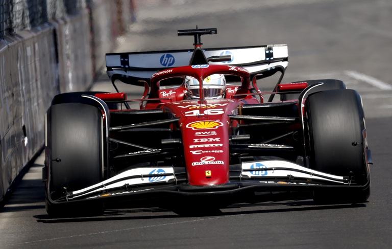 Charles Leclerc sulla Ferrari SF-25 al GP di Monaco