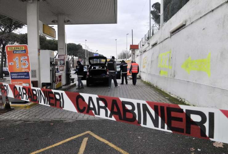 Rapina dal benzinaio