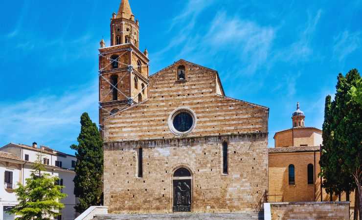 una chiesetta antica