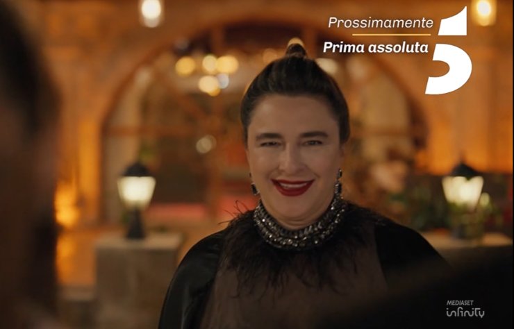 Esra Dermancioglu ne la notte nel cuore