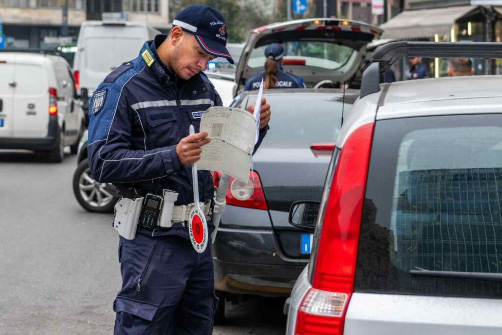 agente controllo auto