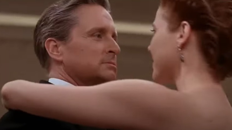 michael doulgas in una scena de il presidente una storia d'amore