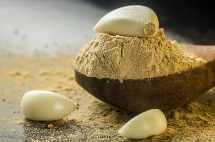 aglio a spicchi e in polvere