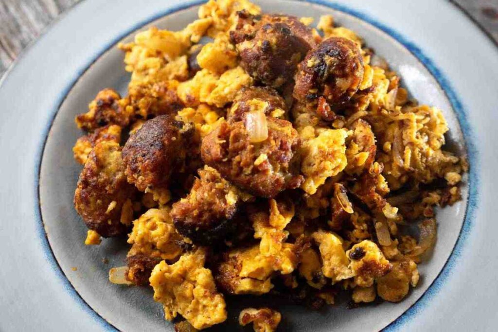 salsicce e uova sbattute