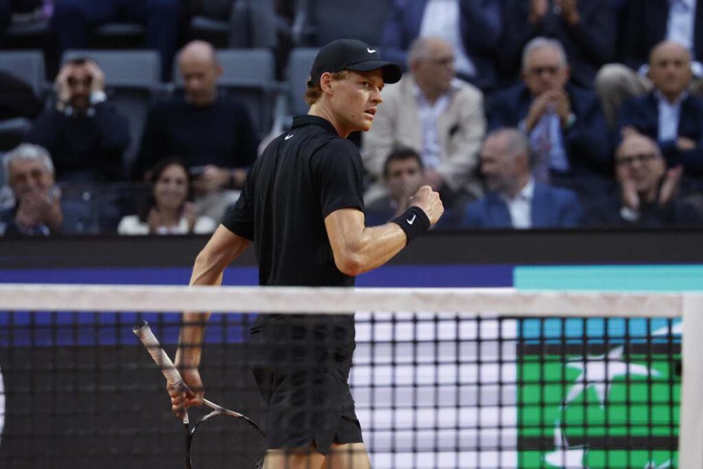 sinner esulta dopo la vittoria