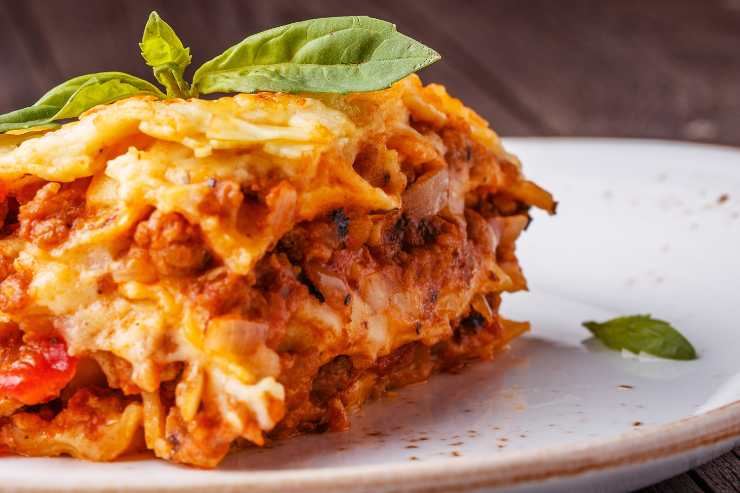 fetta di timballo abruzzese