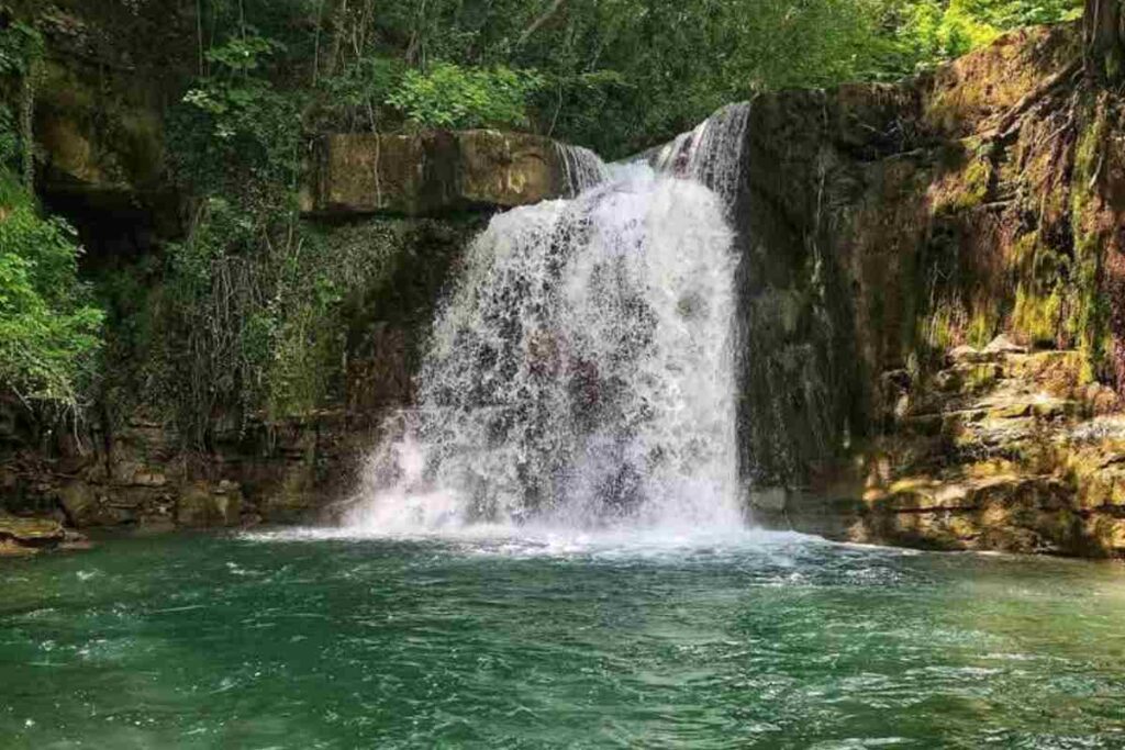Cascate di Casanova di Cortino nella valle del Tordino