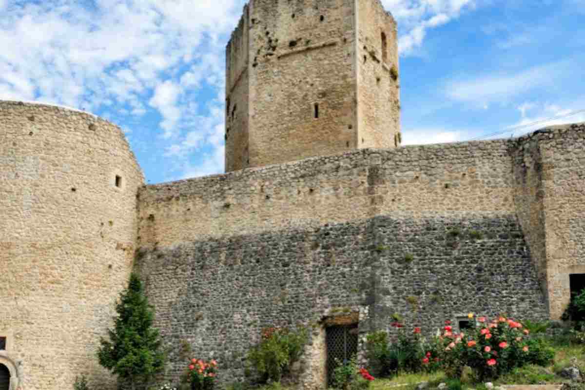 Castello Cantelmo a Pettorano sul Gizio 