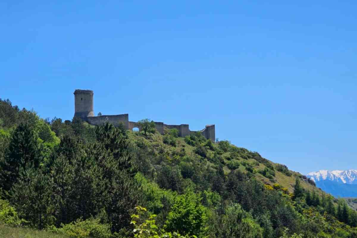 Panorama sul Castello medievale Bominaco