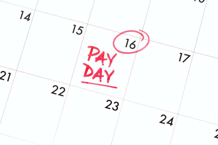 calendario e numero 16 cerchiato in rosso