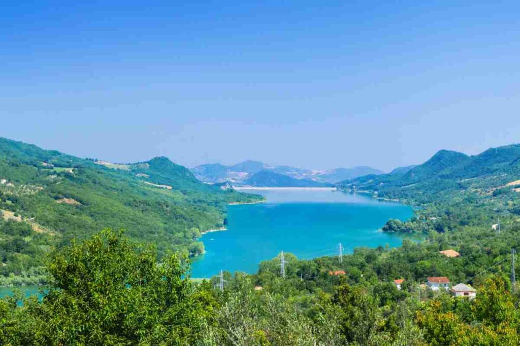 Lago di Bomba in Abruzzo panorama