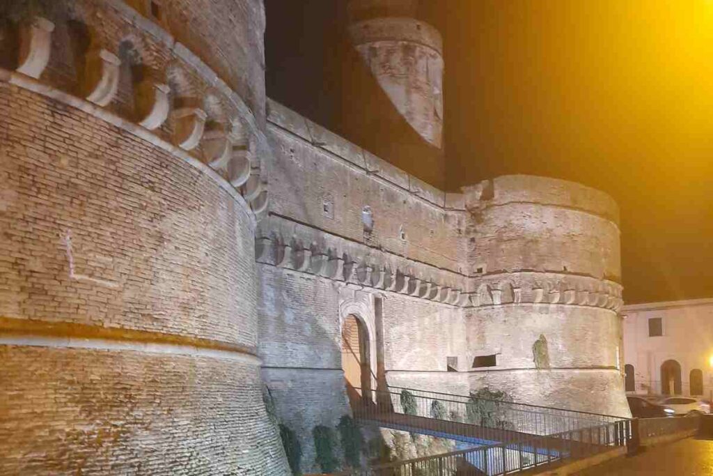 vasto castello caldoresco