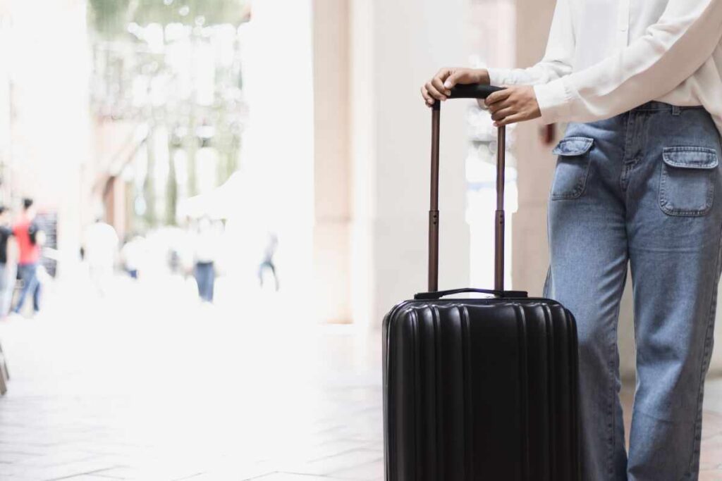 Persona che sta partendo